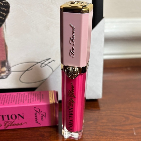Too Faced Lip Injection Gloss in Power Plumping Lip Gloss NIB - Picture 1 of 4